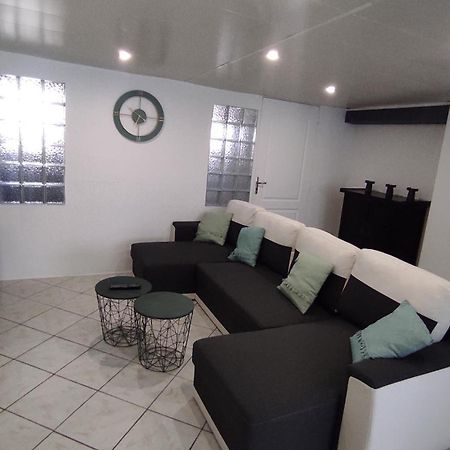 Logement Atypique Au Coeur De Cholet Extérieur photo
