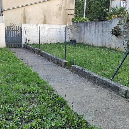 Logement Atypique Au Coeur De Cholet Extérieur photo